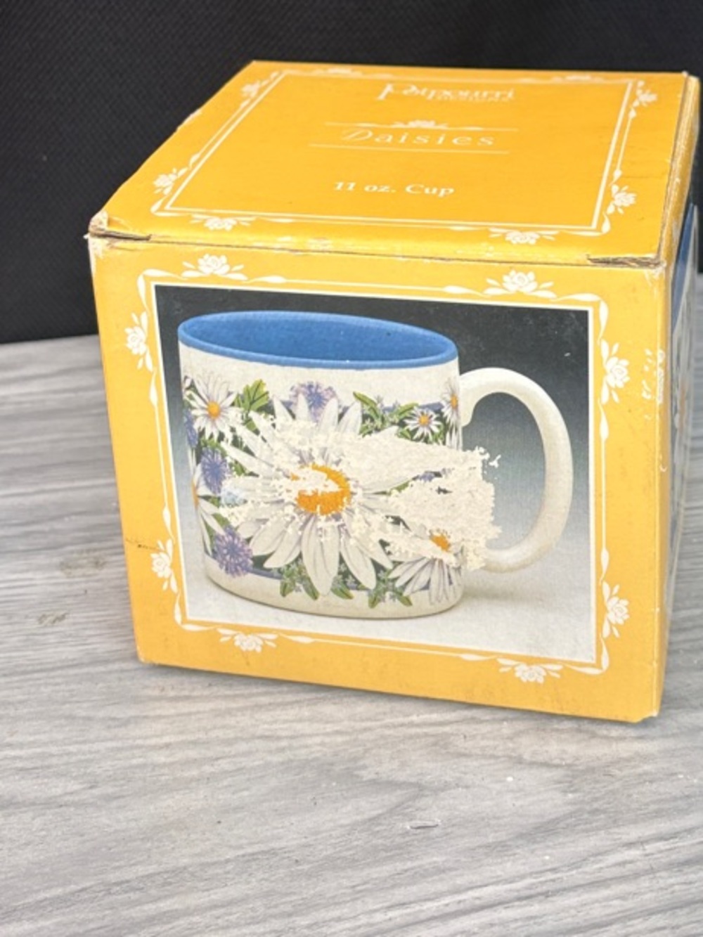 Ceramic Daisy Floral Mug with Blue Interior - Picture 6 of 6
